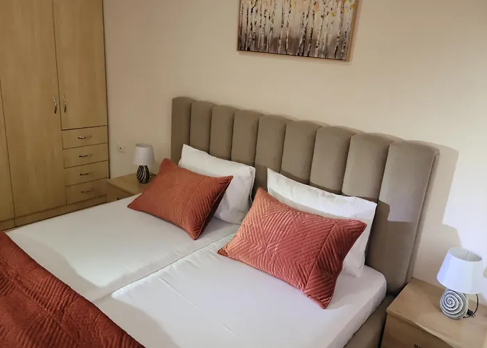 Gledis Apartment Tirana - Panoramic City Terrace